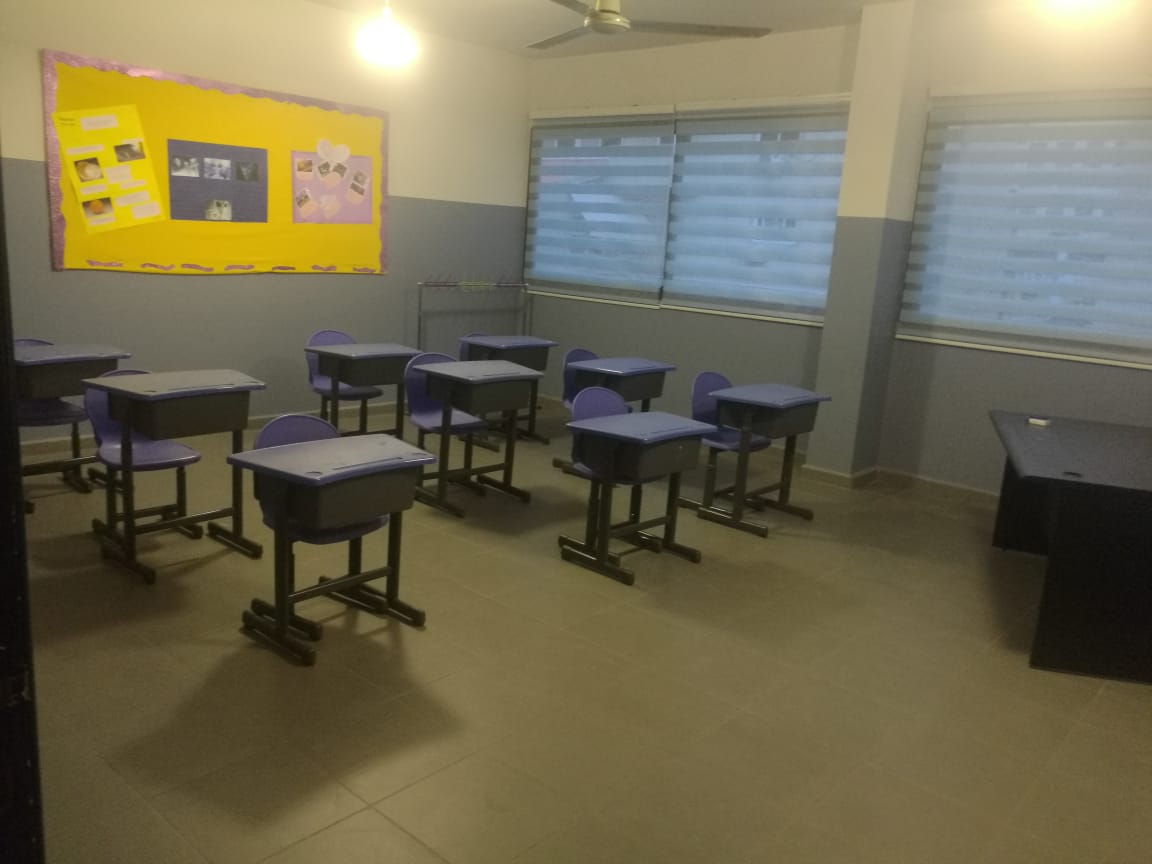 تعلن ثانوية تيروس بفرعيها الإنكليزي والفرنسي عن إستمرار التسجيل للعام الدراسي القادم 2018-2019
